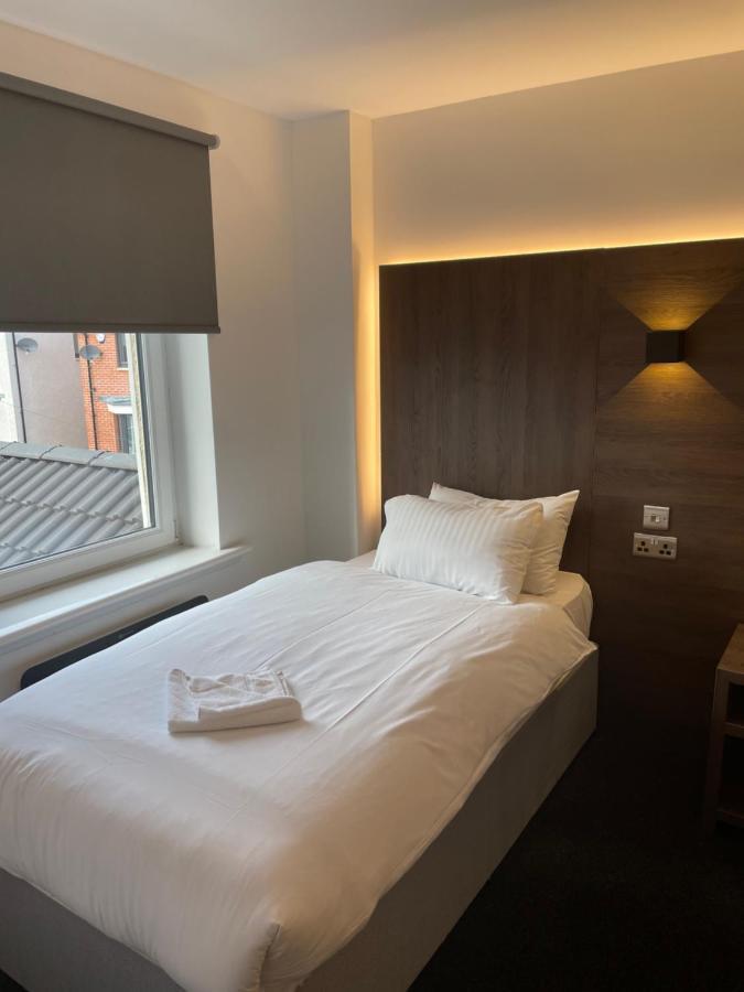 Glasgow Airport Apartments Paisley Eksteriør bilde