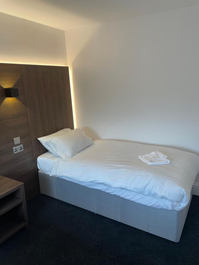 Glasgow Airport Apartments Paisley Eksteriør bilde