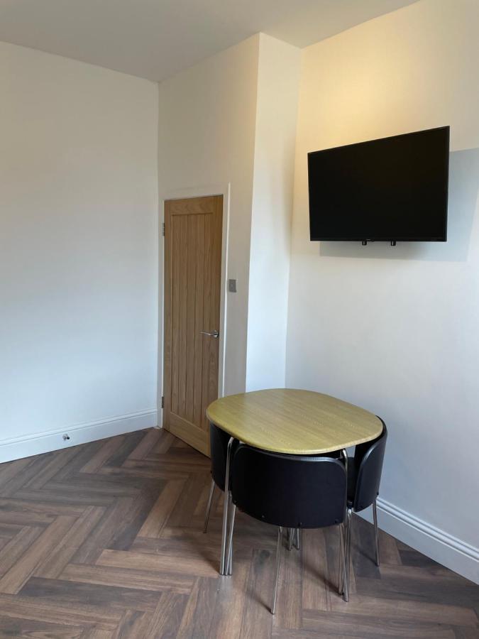 Glasgow Airport Apartments Paisley Eksteriør bilde