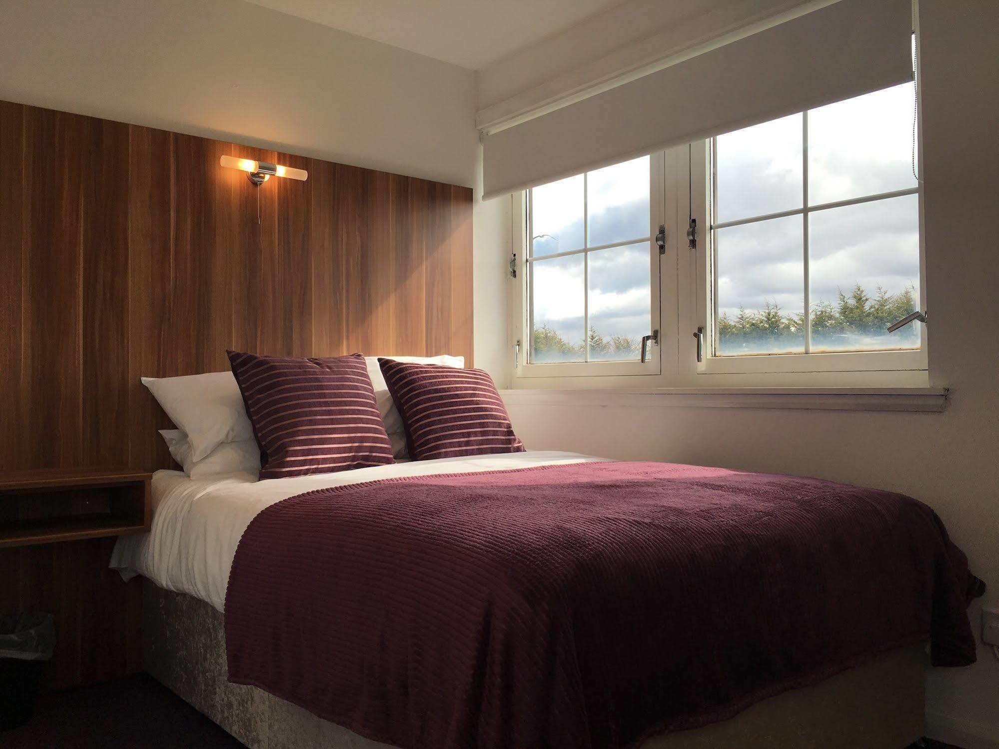 Glasgow Airport Apartments Paisley Eksteriør bilde